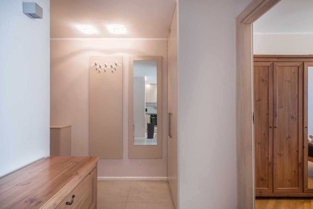 11 Apartment *