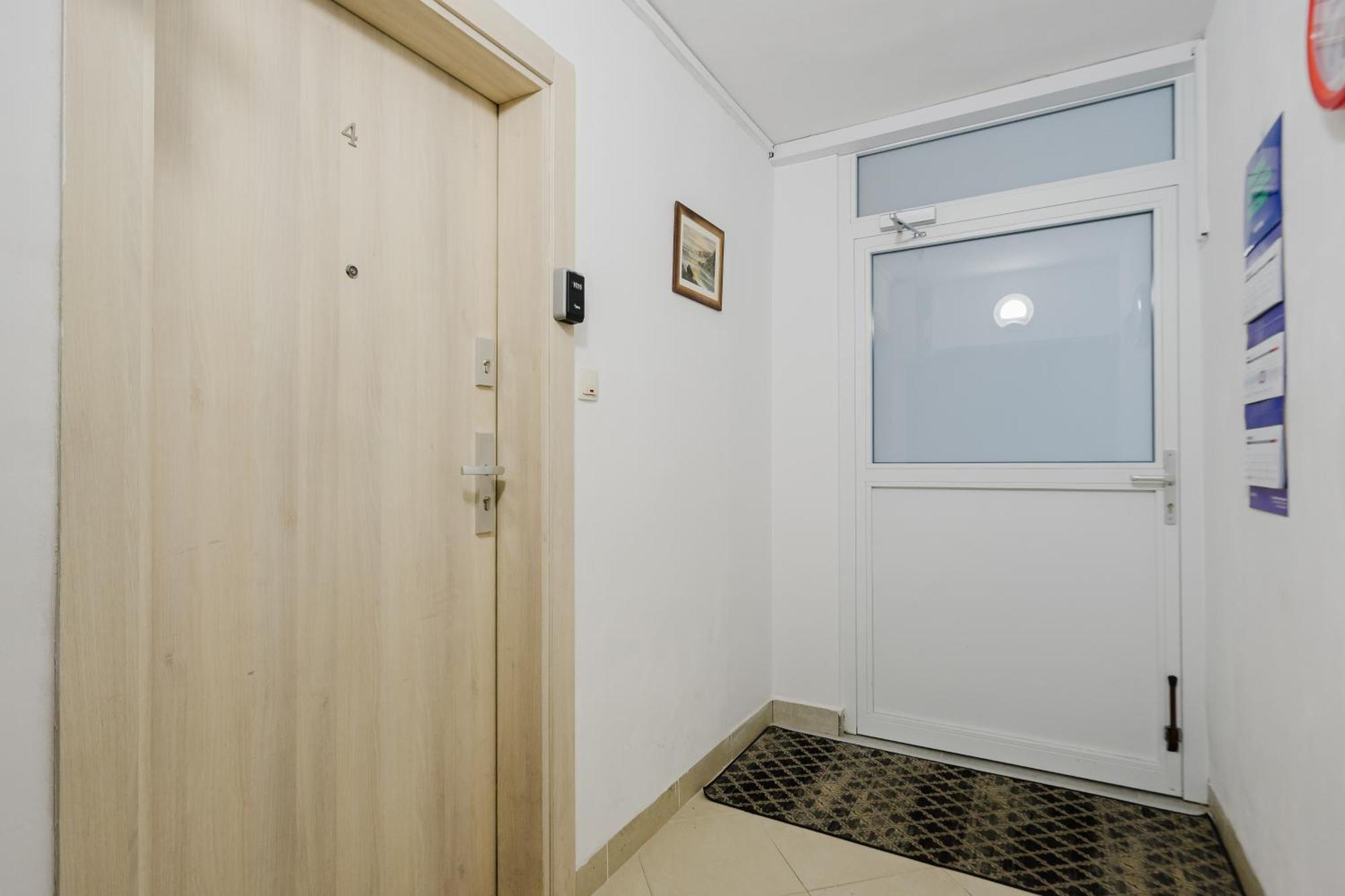 11 Apartment